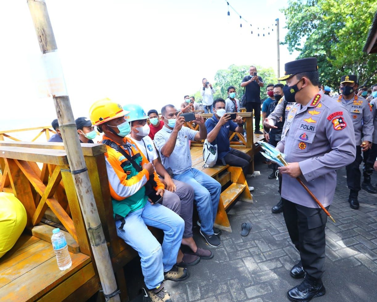 Tinjau Pelaksanaan Vaksinasi Se-Indonesia, Kapolri Saksikan Gubernur Maluku Utara Divaksin