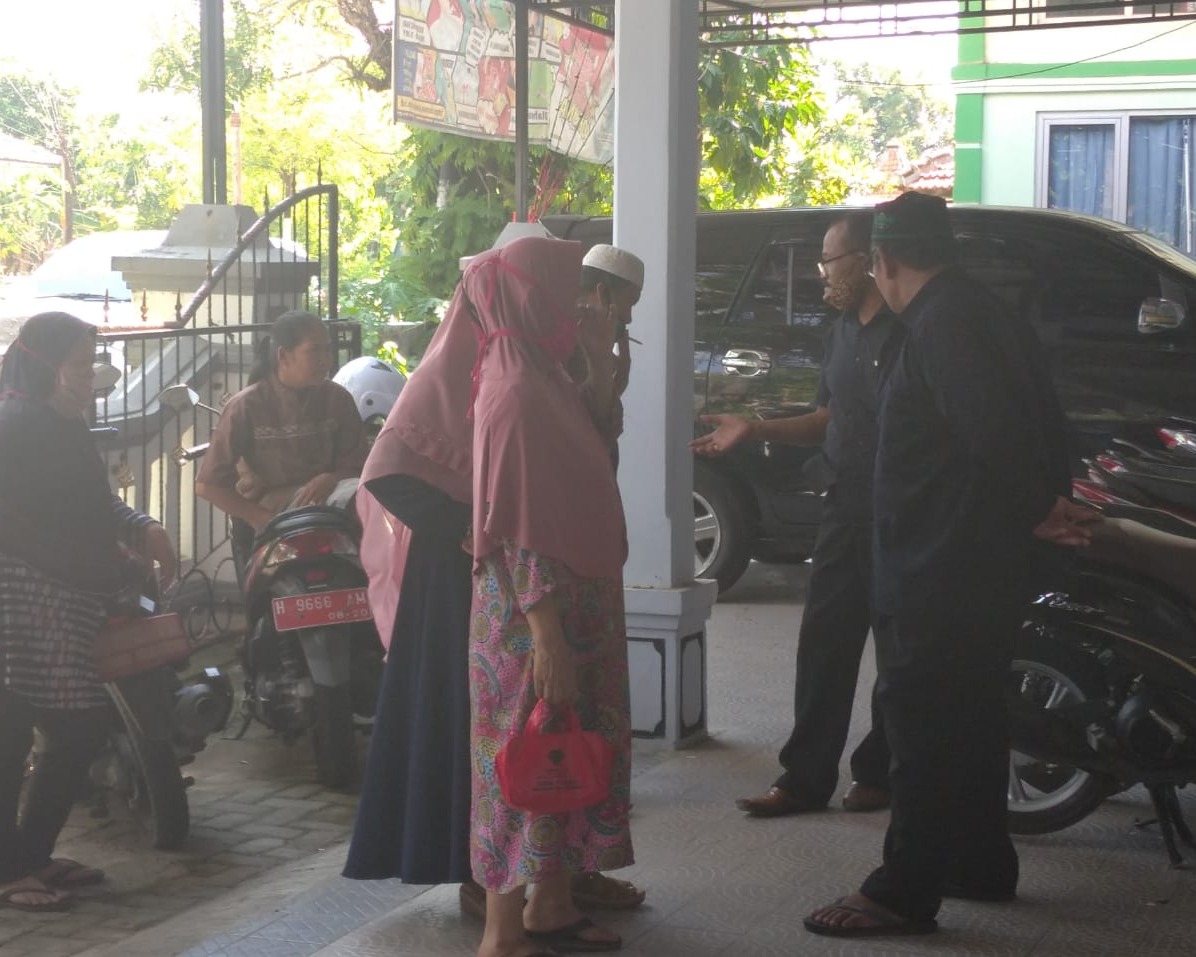 LSM Pualam Djawa Kendal Dampingi Pedagang Pasar Weleri