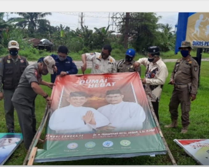 Diwarnai Aksi Protes dan Adu Argumen, Bawaslu Se-Provinsi Riau Tertibkan 11.890 Baliho dan Spanduk Calon Bupati/Walikota