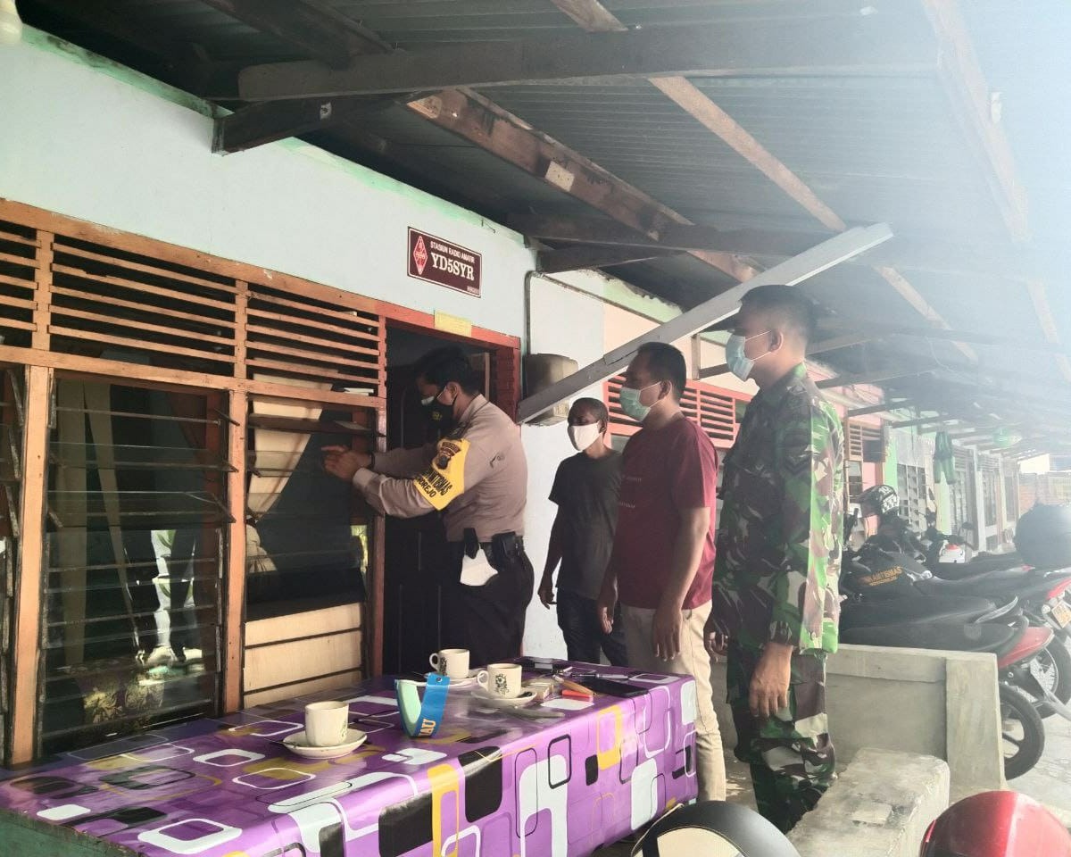 Personil Babinsa Kodim 0301/PBR Bersama Anggota Polri Laksanakan Kegiatan Pemantauan Warga Sesudah Pulang Dari Mudik