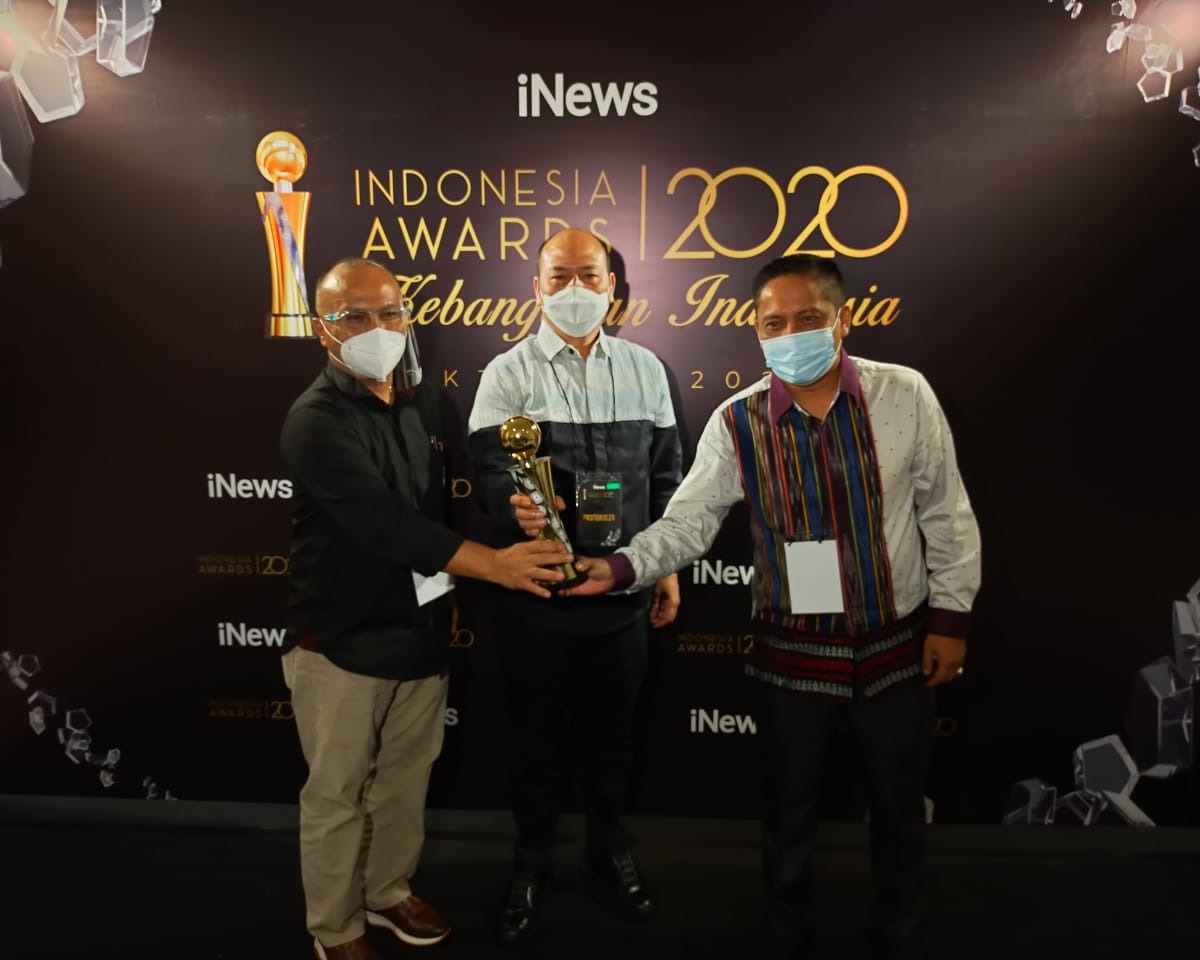 Bupati Taput Raih Penghargaan Indonesia Award 2020 Kategori Intensifikasi Pertanian