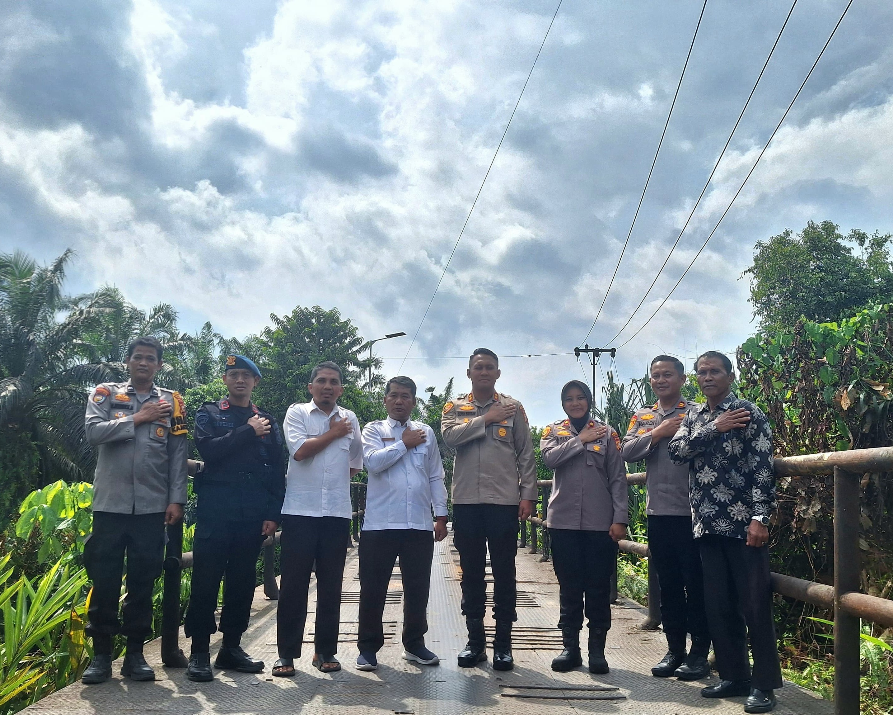 Polres Siak Gelar Doa Bersama Jelang Renovasi Dua Jembatan di Koto Gasib dan Kampung Rawang Air Putih Kecamatan Siak