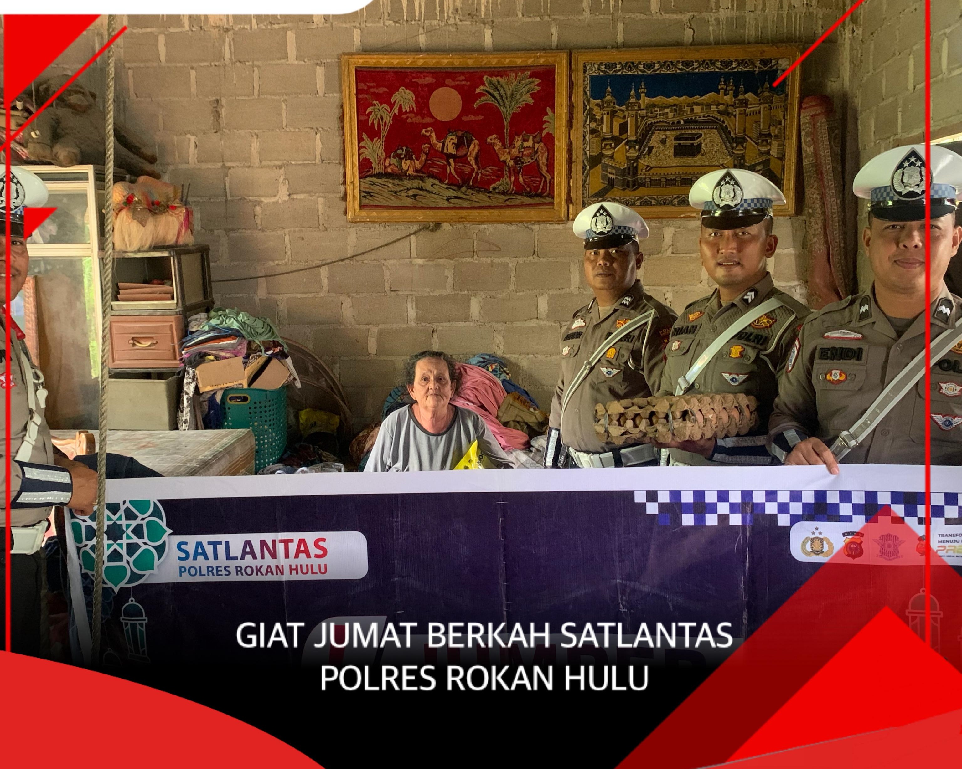 Satuan Lantas Polres Rokan Hulu Gelar Giat Jum'at Berkah Di Kecamatan Rambah