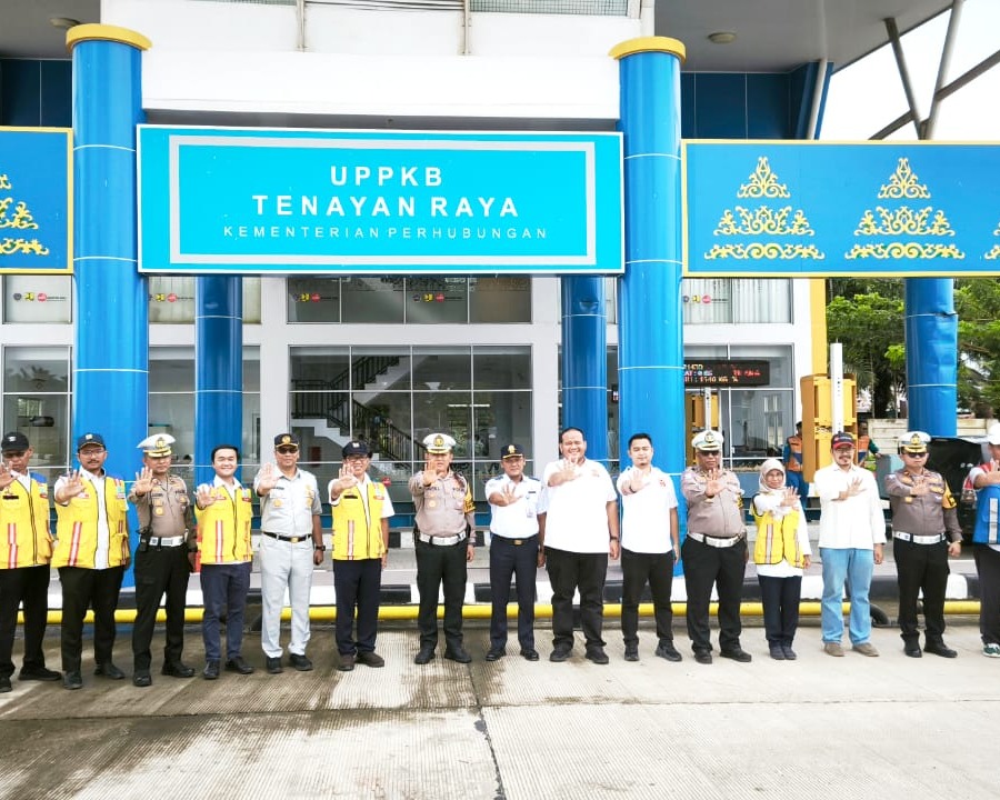 Dirlantas Polda Riau Kombes Pol Taufiq Lukman Nurhidayat Pimpin Langsung Pengecekan di UPPKB Tenayan Raya, Kendaraan Dua Sumbu Ke Atas Wajib Patuhi Aturan Mudik