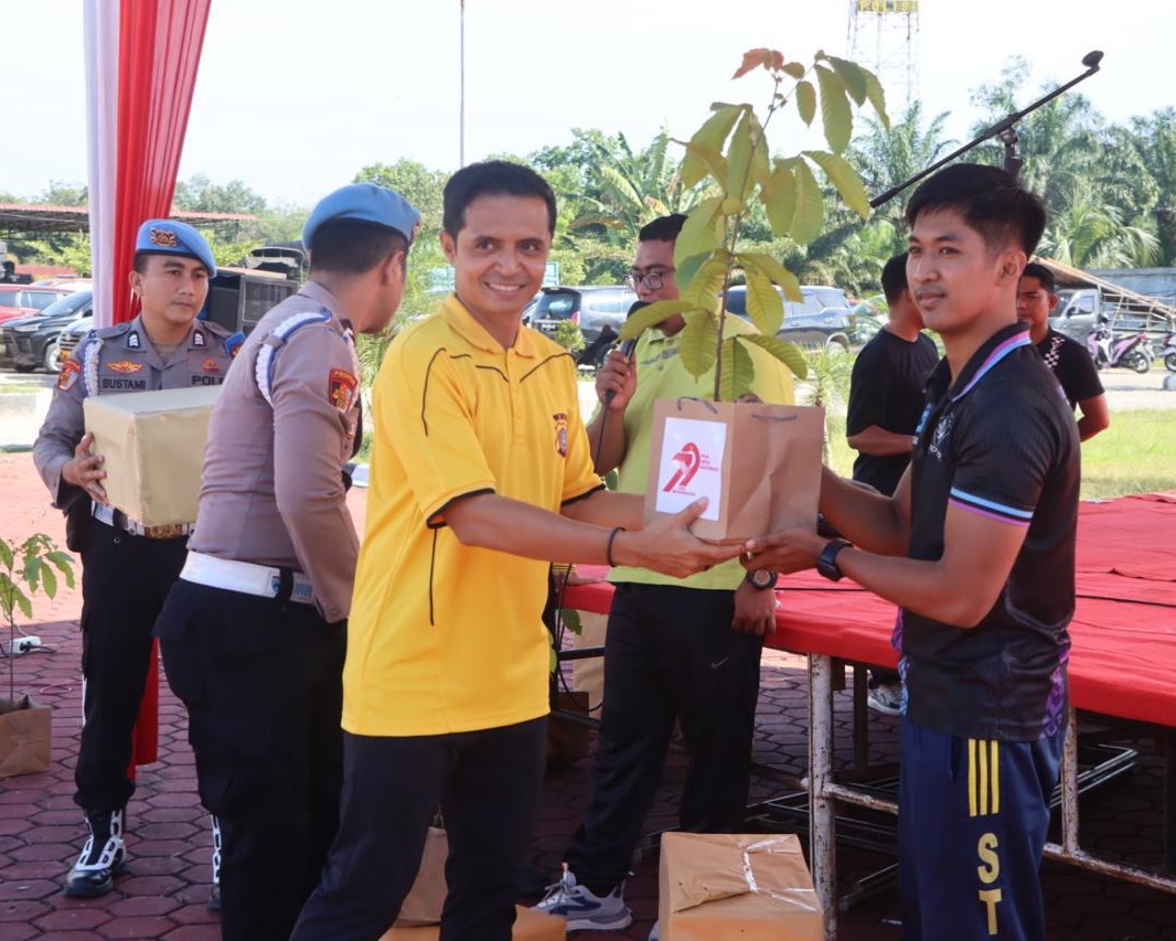 Tingkatkan Sinergitas TNI-Polri, Kejaksaan dan Pemda, Polres Rohul dan Polsek Jajaran Gelar Semarak Bhayangkara dengan Olahraga Bersama