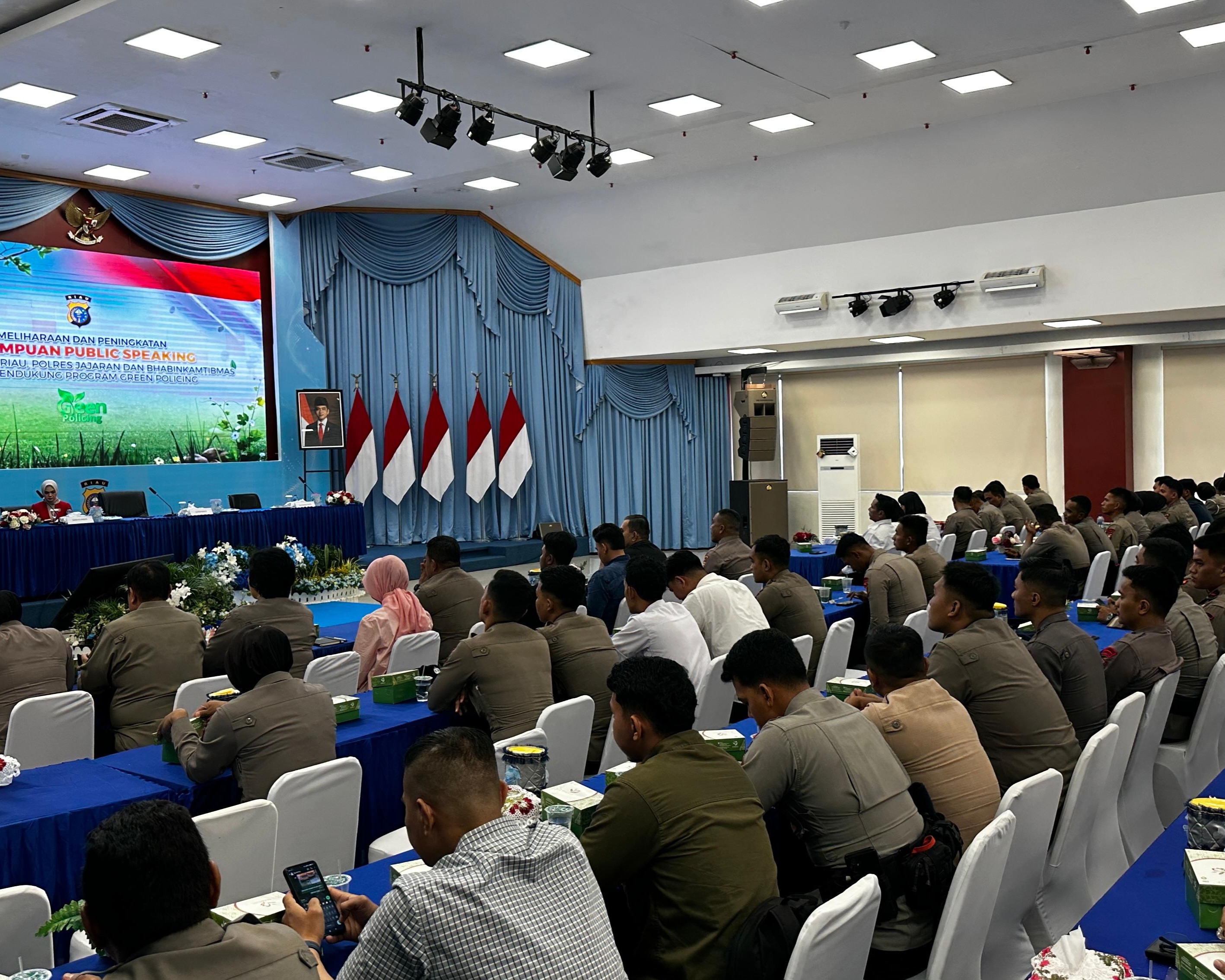 Polda Riau Gelar Pelatihan Public Speaking Dukung Program Green Policing