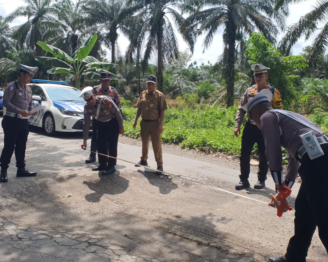 Jelang Ops Lilin Lancang Kuning 2024 dan Nataru, Satlantas Polres Siak dan Instansi Terkait Survey Jalan Rusak di Kabupaten Siak
