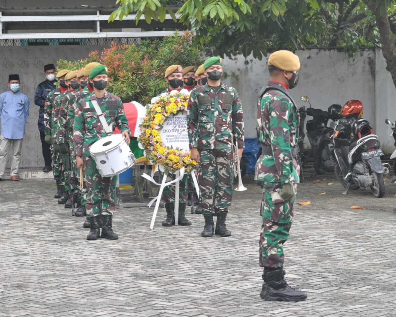 Dandim 0301/Pekanbaru Pimpin Upacara Persemayaman Jenazah Serma Eko Dwi Sasmito