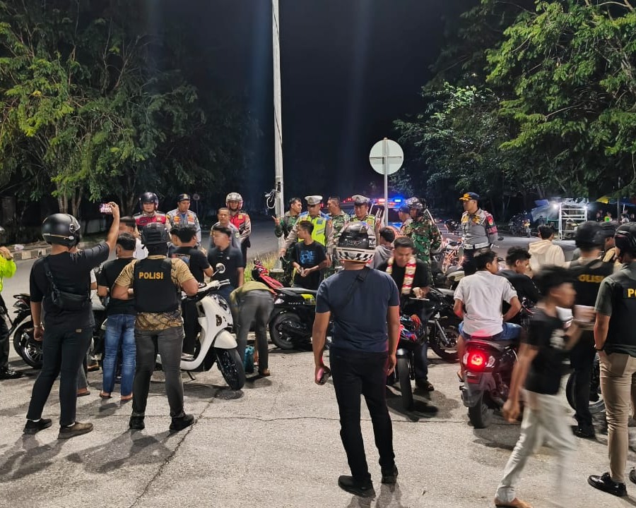 Wakapolres Siak Pimpin Patroli Gabungan TNI–Polri Dan Dishub, Warga: Malam Tahun Baru 2026 Jadi Lebih Aman