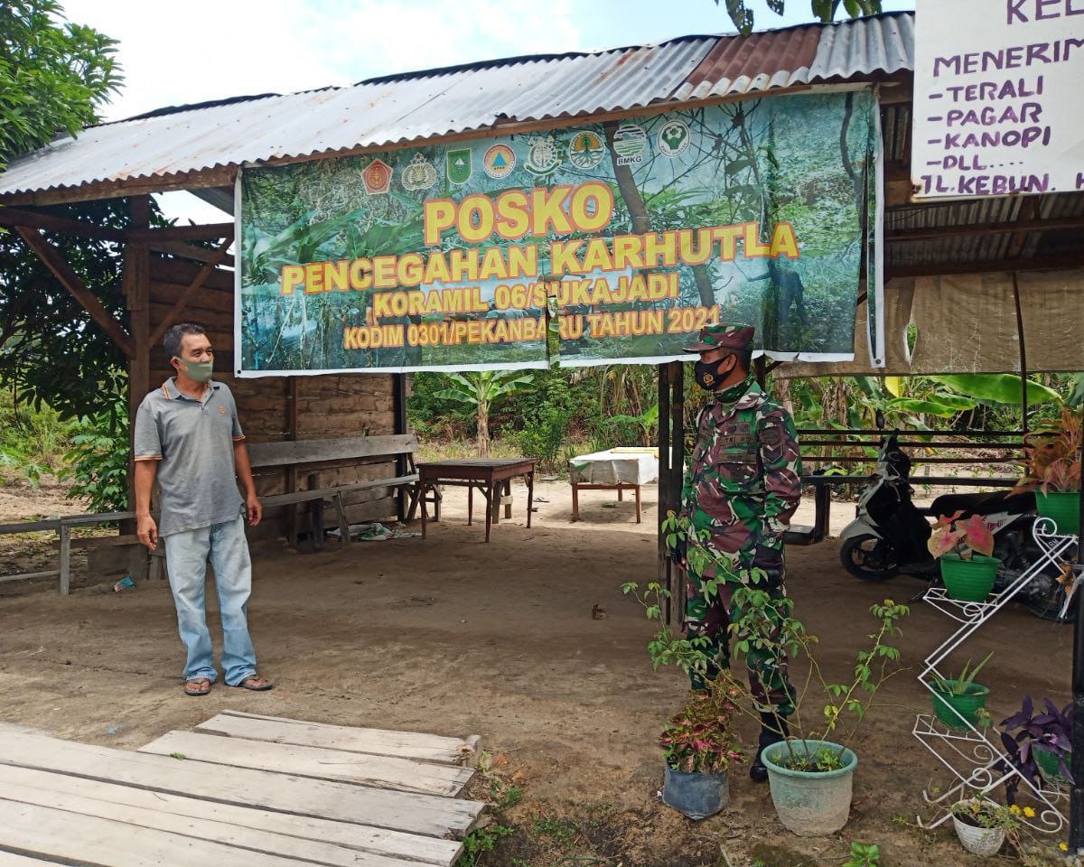 Babinsa Kodim 0301/PBR Bersama MPA Terus Lakukan Patroli dan Sosialisasi Pencegahan Karhutla