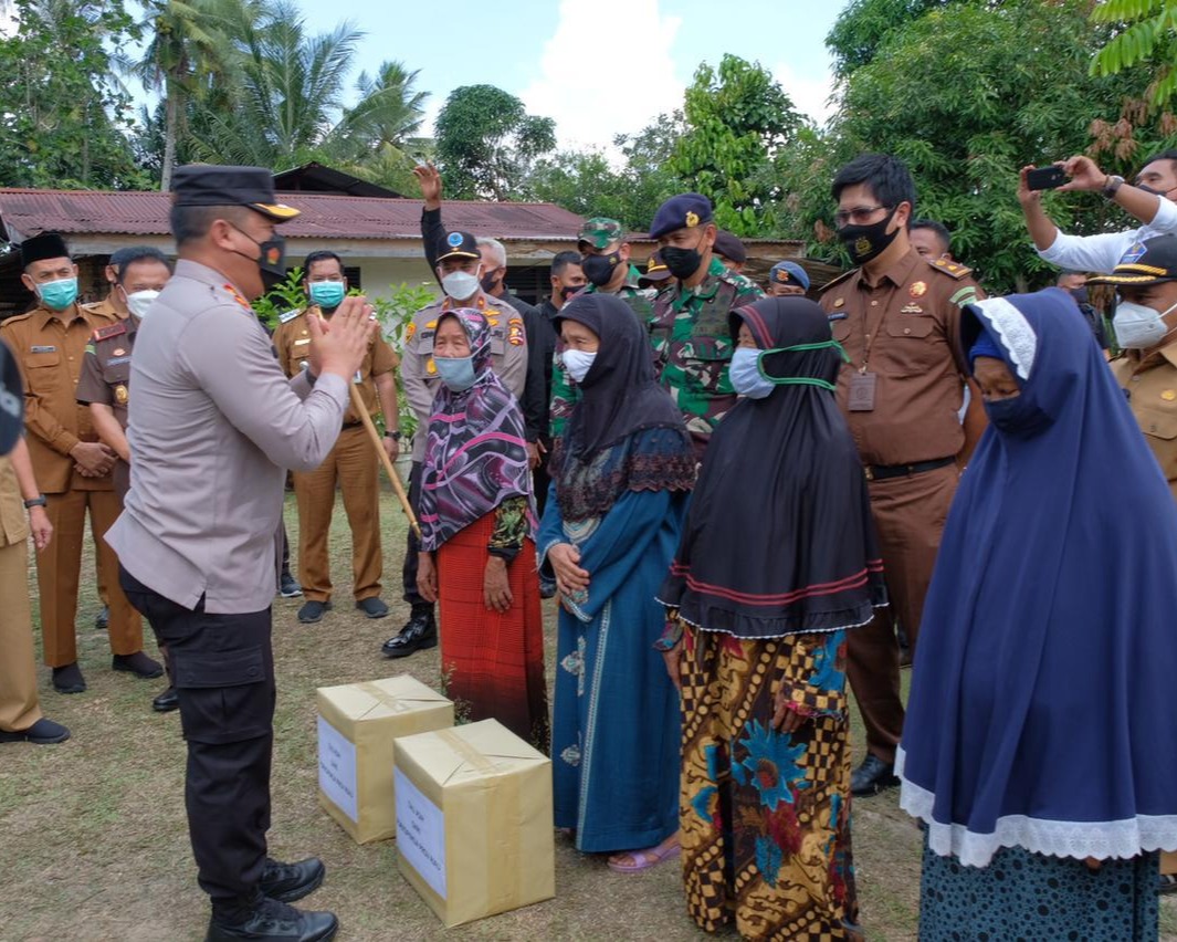 Kapolda Riau: Posko PPKM Wujud Negara Hadir di Tengah - tengah Masyarakat, Sebagai Ujung Tombak Penanganan Covid-19