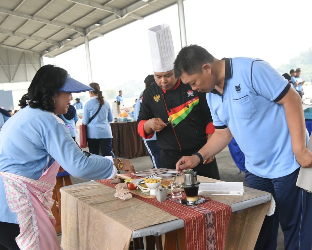 Sandwich Special Ny. Irenne Ronny Moningka Meraih Juara Satu Lomba Memasak