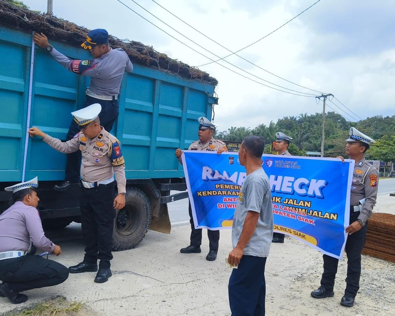 Ramp Check Gabungan, Satlantas Polres Siak Pastikan Angkutan Umum Laik Jalan dalam Ops Keselamatan LK 2026