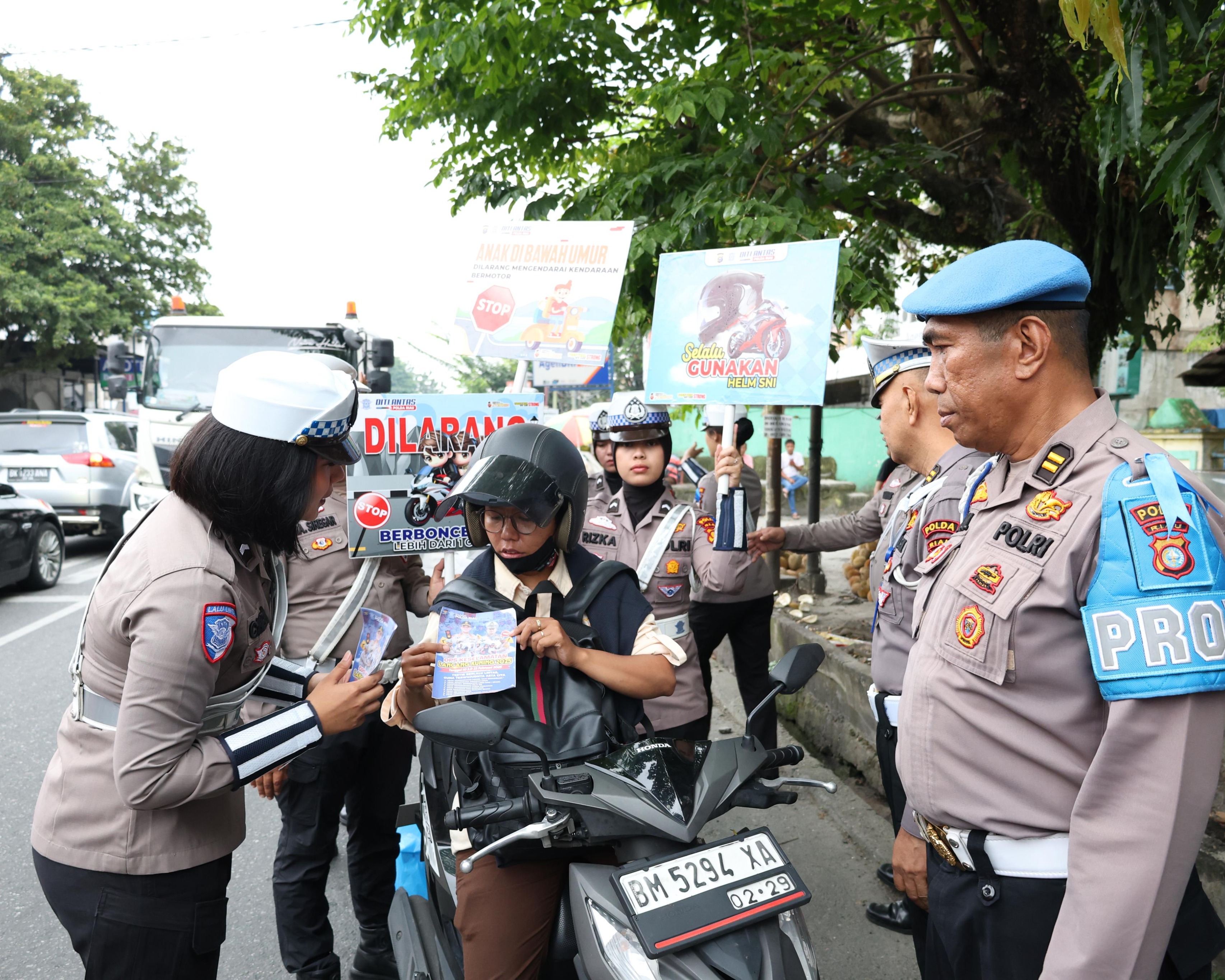 Satgas Preemtif Operasi Keselamatan Lancang Kuning 2025 Berikan Imbauan Tertib Berlalu Lintas