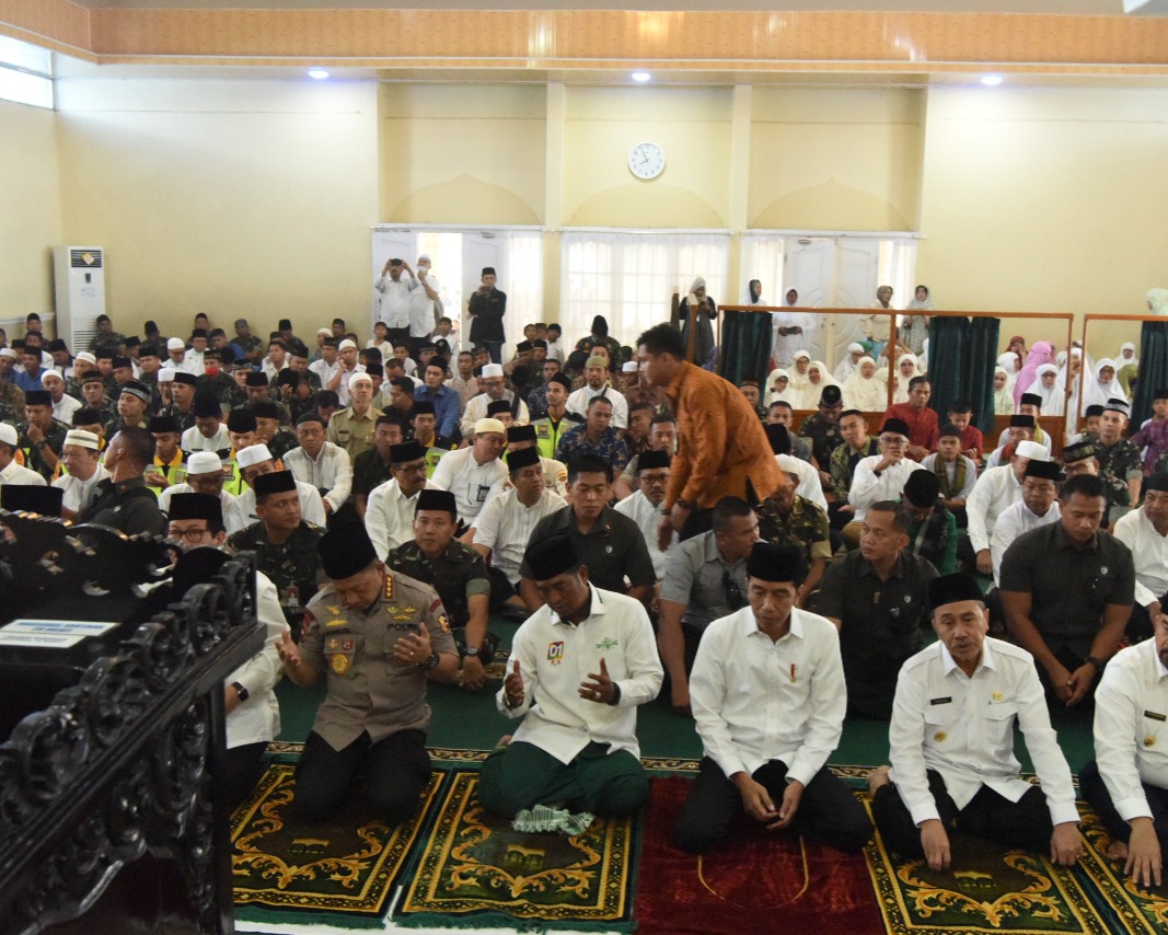 Presiden RI Shalat Istisqa Di Masjid Amrullah Lanud RSN Pekanbaru