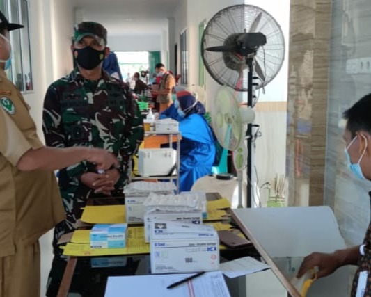 Kodim 0301/PBR Kerjasama Dengan Organisasi Kepemudaan Satma PP dan MPC Pemuda Pancasila Laksanakan Vaksinasi Dosis Pertama