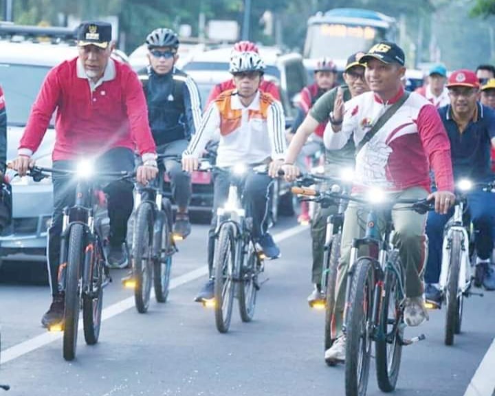 Wali Kota Padang Launching Gerakan Bersepeda ke Kantor Bagi ASN