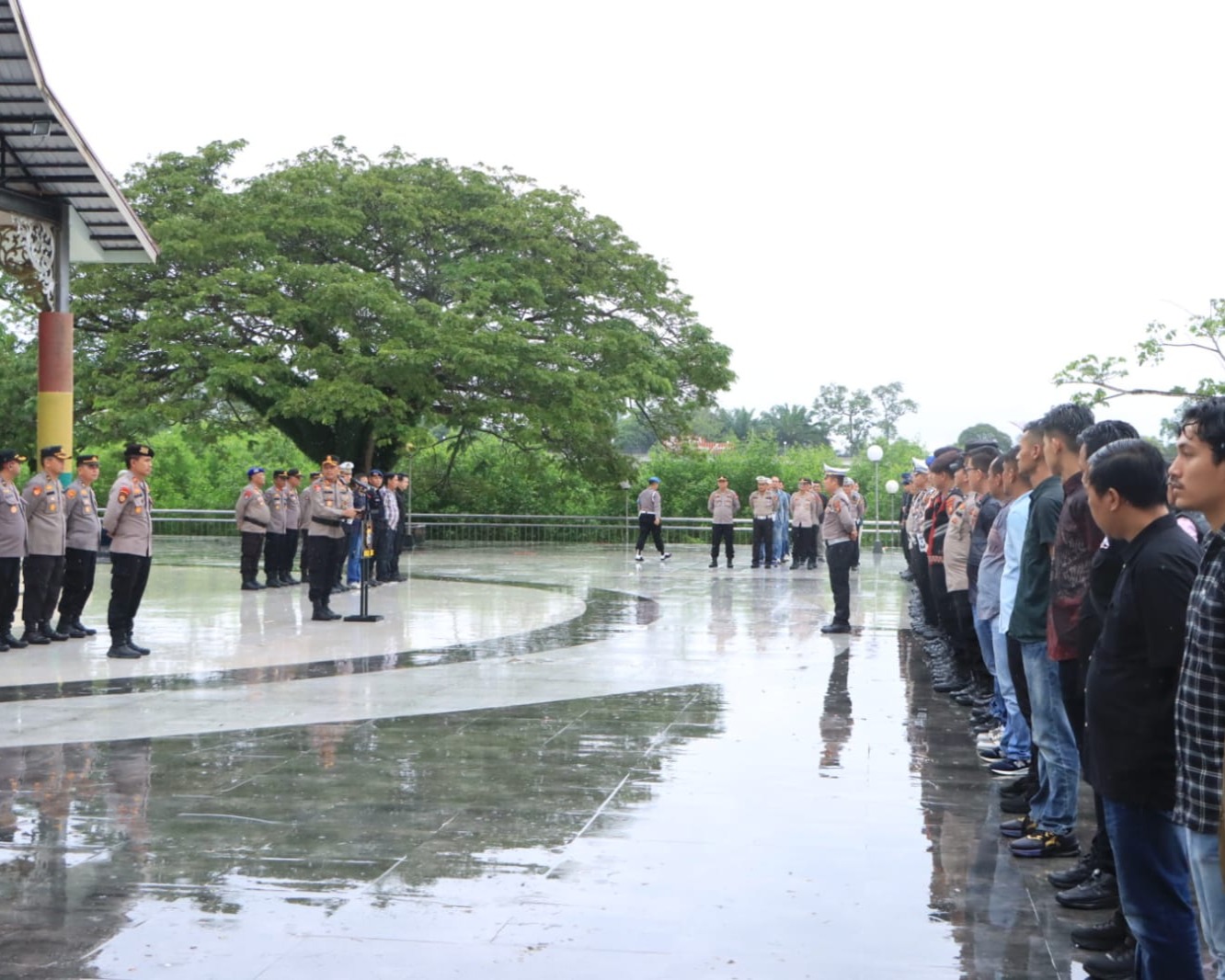 Kapolres Pimpin Gelar Apel Siaga di Lapangan Siak Bermahdah, Menjelang Rapat Pleno PSU di Kabupaten Siak