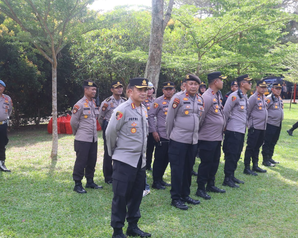 Kapolresta Pekanbaru Pimpin Langsung Apel Pengamanan Konser Slank di Taman Rekreasi Alam Mayang