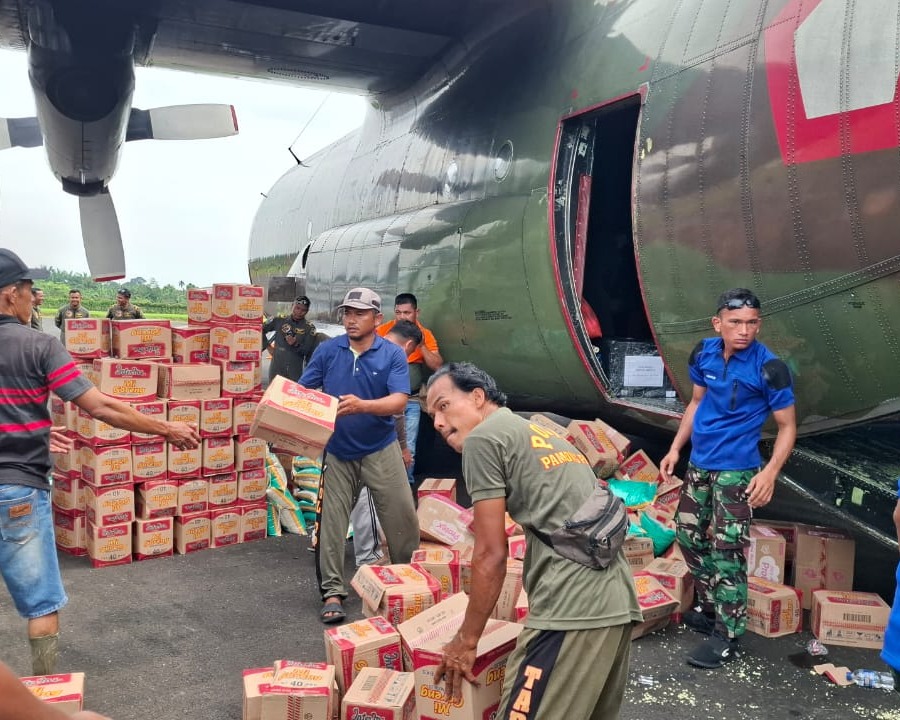 Misi Gulbencal Di Sumatera, Pesawat TNI AU  Salurkan Bansos 1000 Ton Lebih