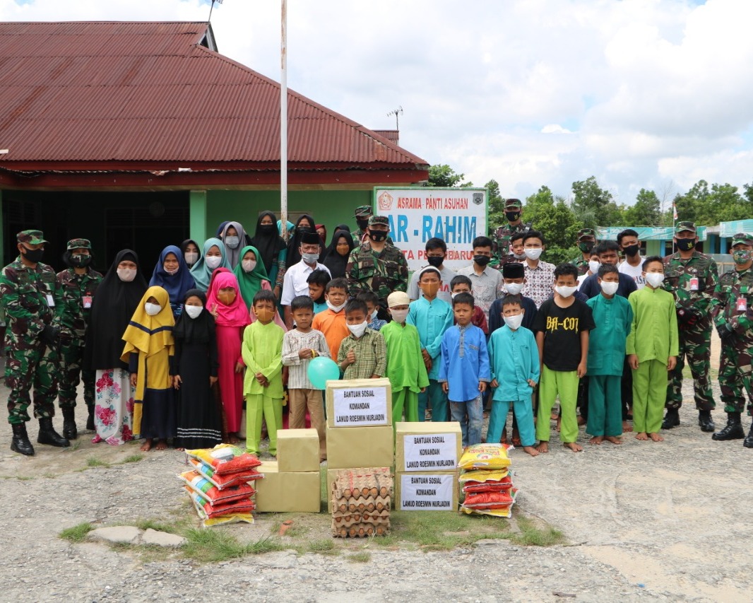 Bersempena Hari Bhakti TNI AU Ke-73, Danlanud RSN Sambangi Panti Asuhan