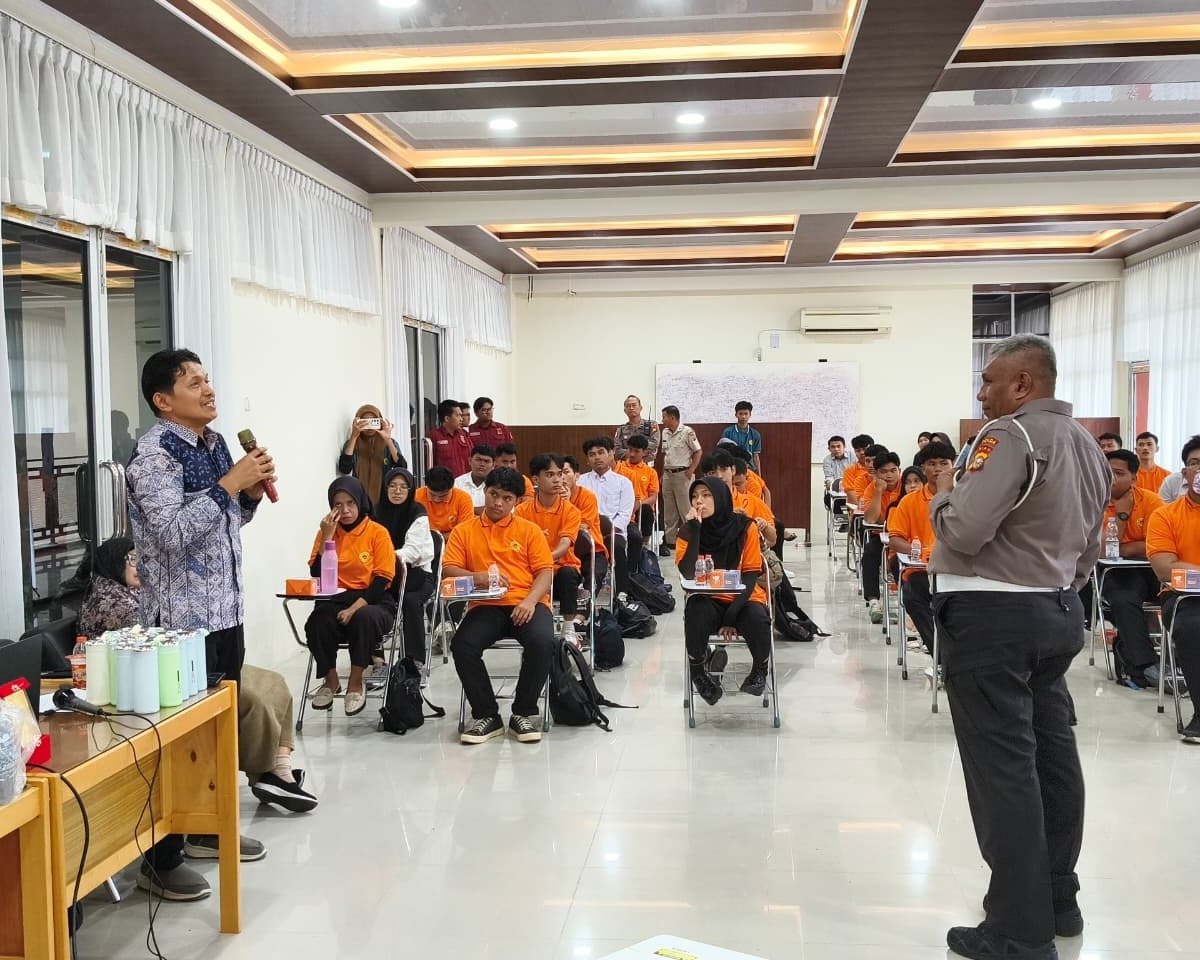 Polantas Karib Edukasi Mahasiswa Baru STT Pekanbaru, Dorong Generasi Muda Jadi Pelopor Keselamatan Berlalu Lintas Dan Cinta Lingkungan