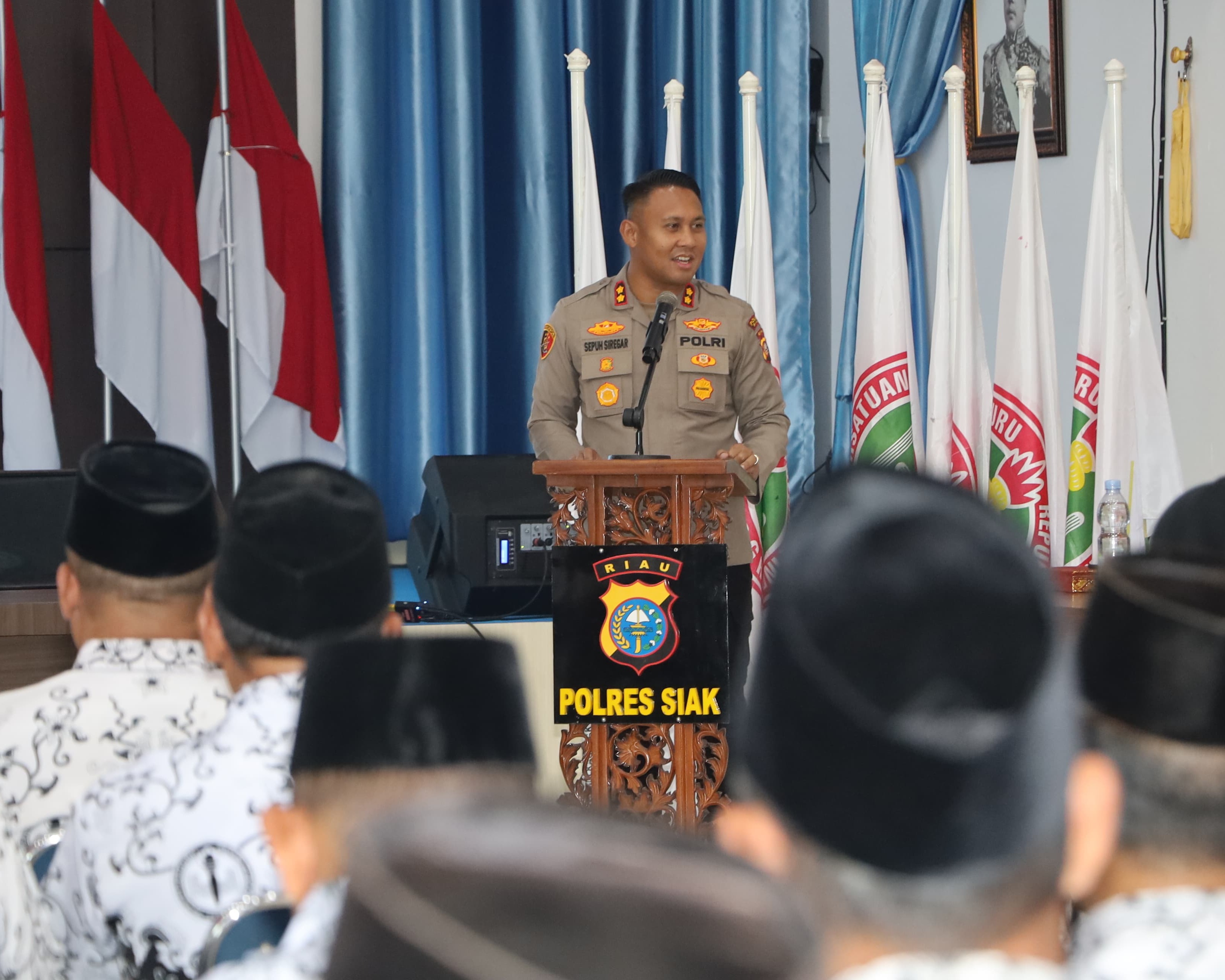 Perkuat Perlindungan Hukum Profesi Guru, Polres Siak Dan PGRI Teken MoU