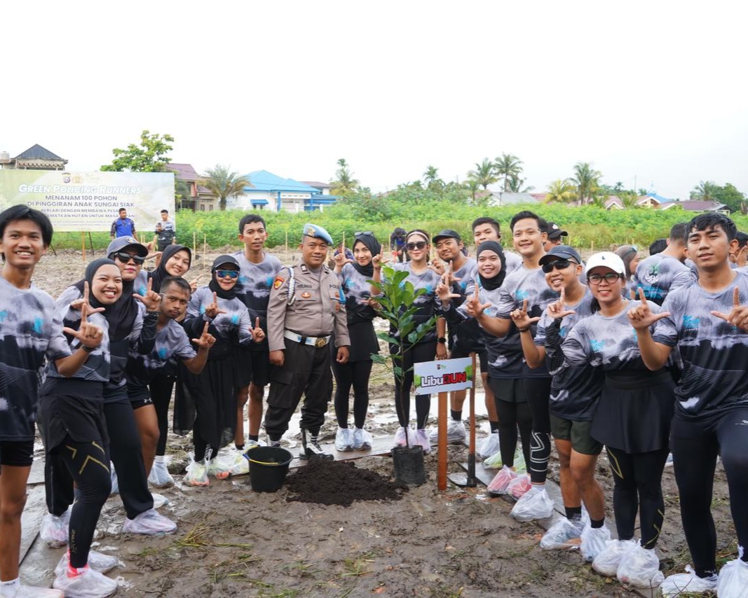 Kapolda Riau Deklarasikan Green Policing Runners, Tanam 100 Pohon Tepi Sungai