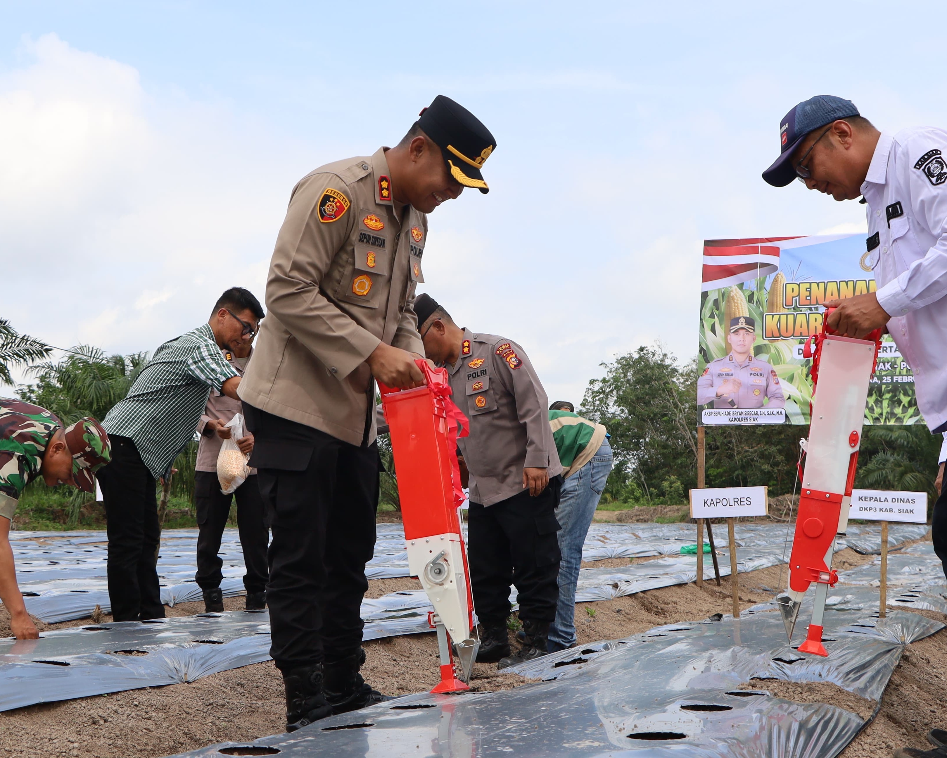 Polres Siak Tanam Jagung 2 Hektare Di Mempura, Dukung Program Presiden Wujudkan Ketahanan Pangan