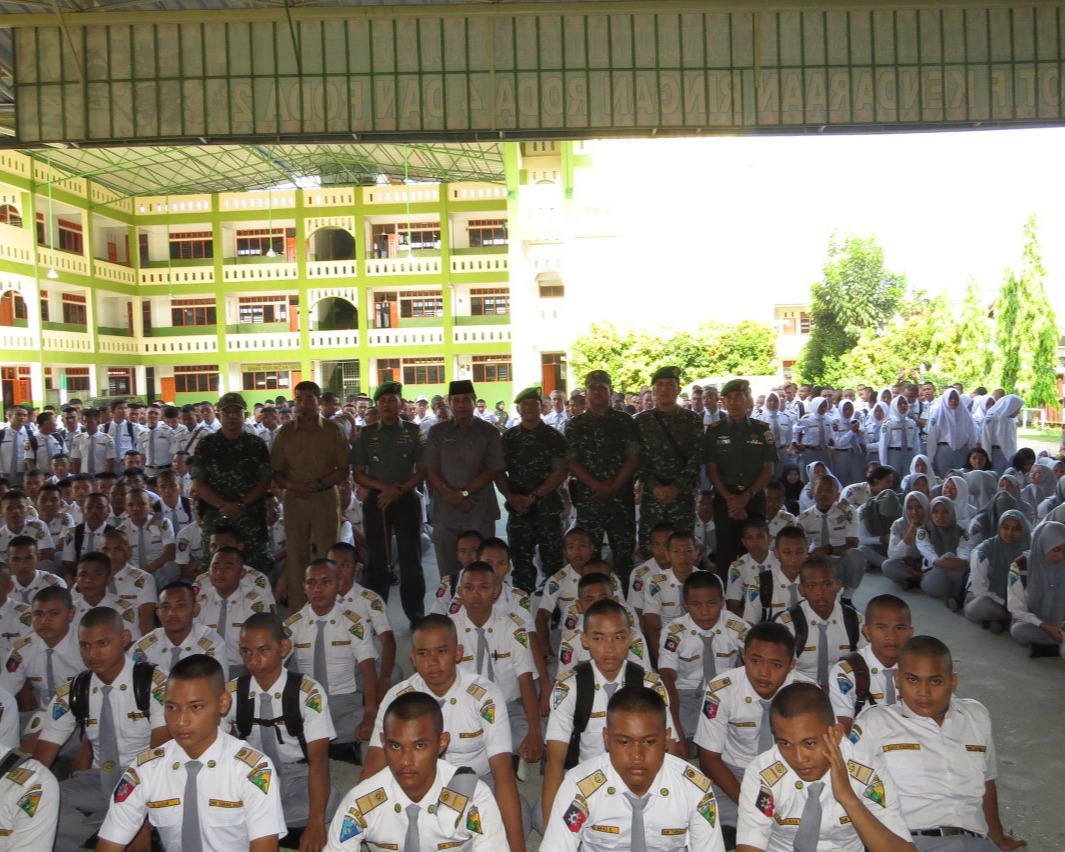 Dandim 0301/Pekanbaru Memberikan Pengarahan Tentang Bahaya Narkoba Kepada Siswa SMK Taruna Satria Pekanbaru