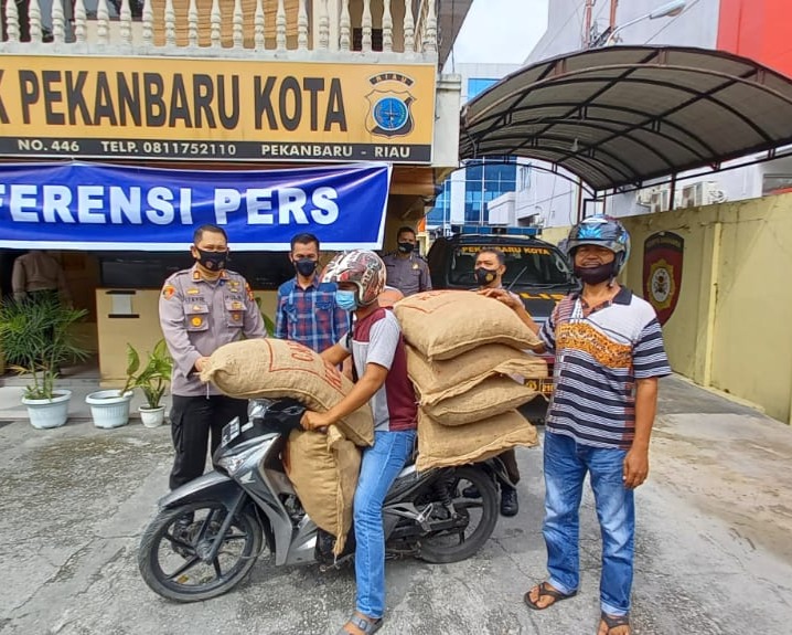 Hitungan Jam, Pencurian Cabe Kering dan Bawang Putih Berhasil Diringkus Tim Opsnal Reskrim Polsek Pekanbaru Kota