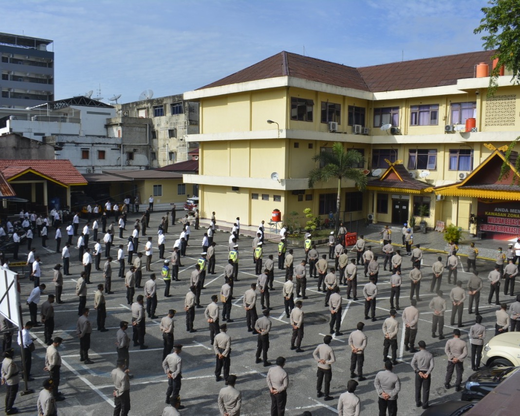 Pimpin Apel Pagi Bersama Jajaran, ASN dan Personil Polri, Kapolresta Pekanbaru Kembali Ingatkan Netralitas Polri Di Pilkada Serentak 2020