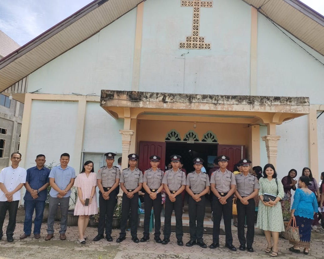 Polres Rokan Hulu Gelar Kegiatan Minggu Kasih di Gereja HKBP Pasir Pengaraian