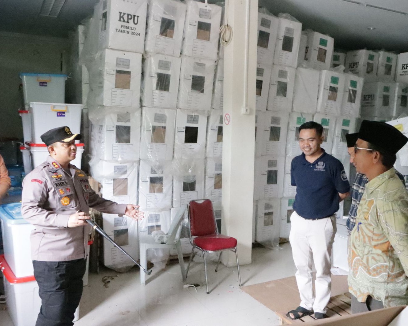 Pastikan Kesiapan Pengamanan Logistik, Kapolres Siak AKBP Asep Sujarwadi Cek Gudang Penyimpanan KPUD Siak