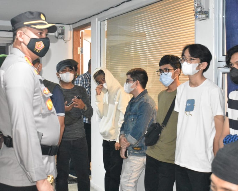 Tim Operasi Yustisi Gabungan Menjaring Puluhan Pemuda Pemudi Yang Melanggar Prokes di Kota Pekanbaru