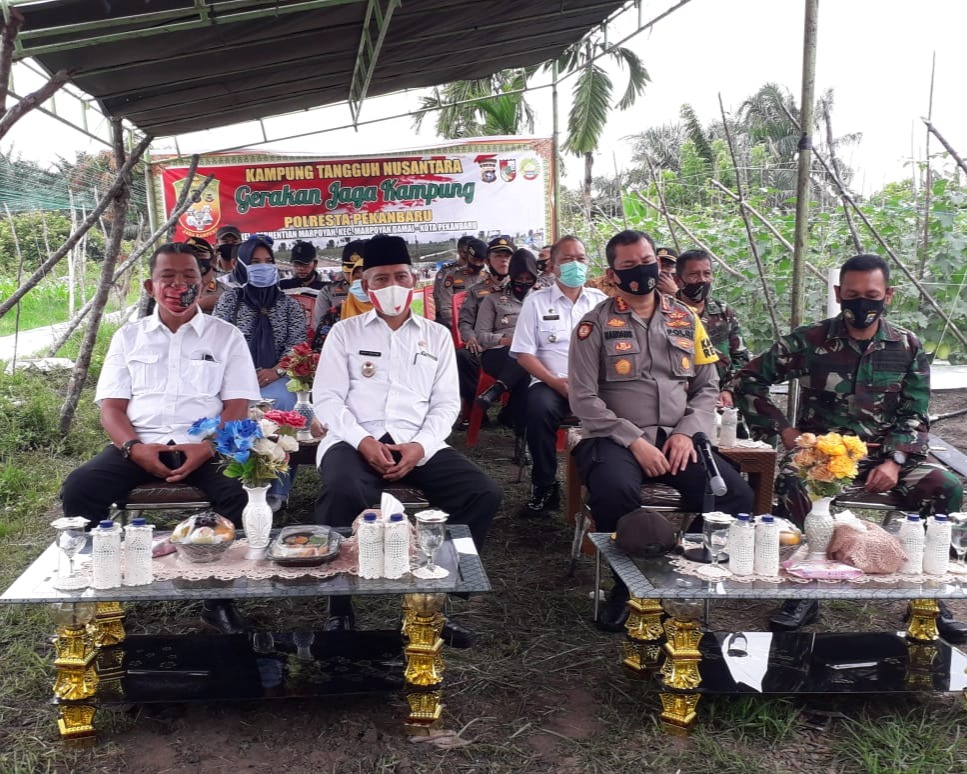 Dialog Interaktif Kabaharkam Polri Melalui Zoom Meeting di Area Jaga Kampung Perhentian Marpoyan Kota Pekanbaru