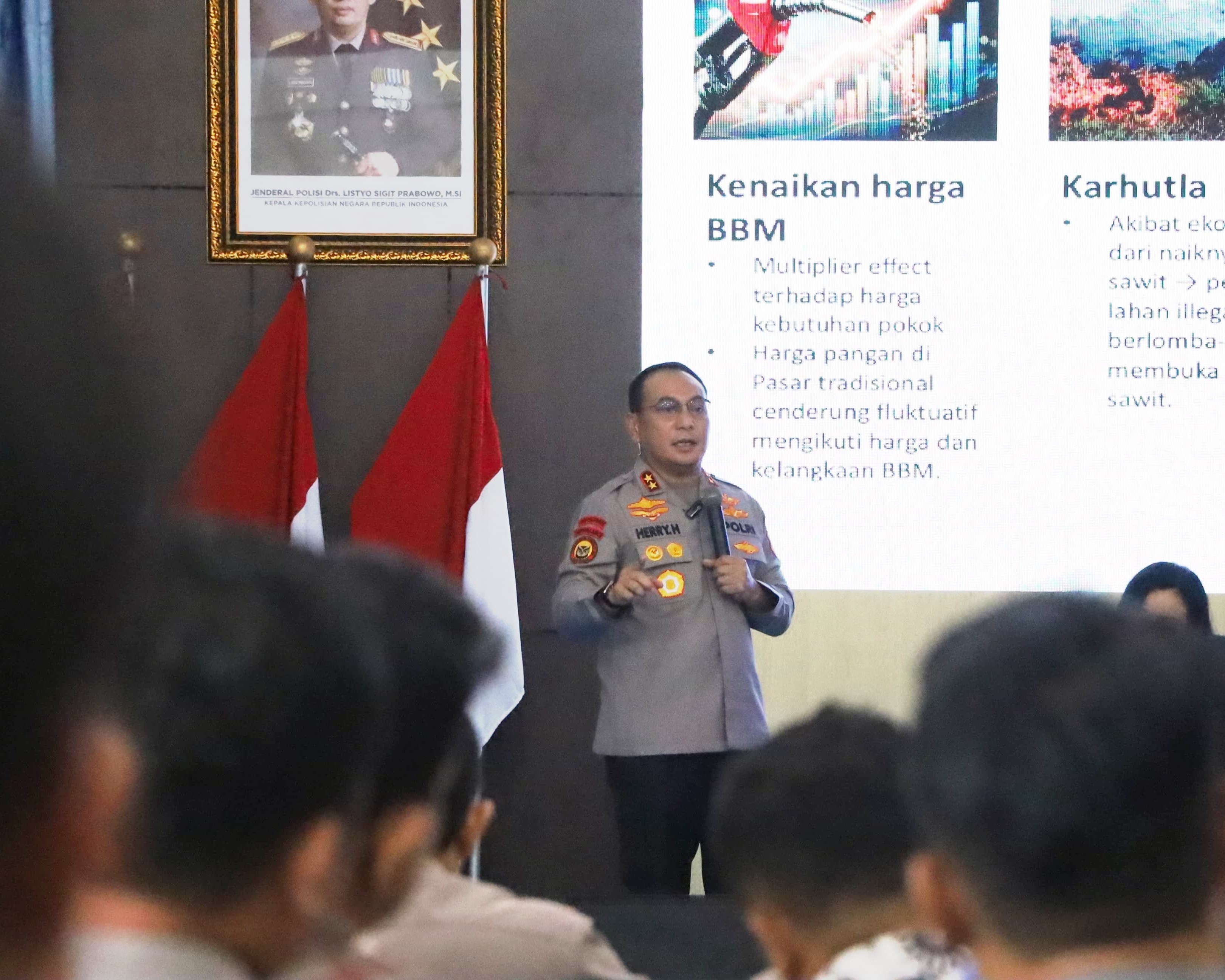 Kapolda Riau Tekankan 'Sense of Crisis' Dan Strategi Adaptif Kepada Seluruh Personil Dalam Kunjungan Kerja Di Polres Siak