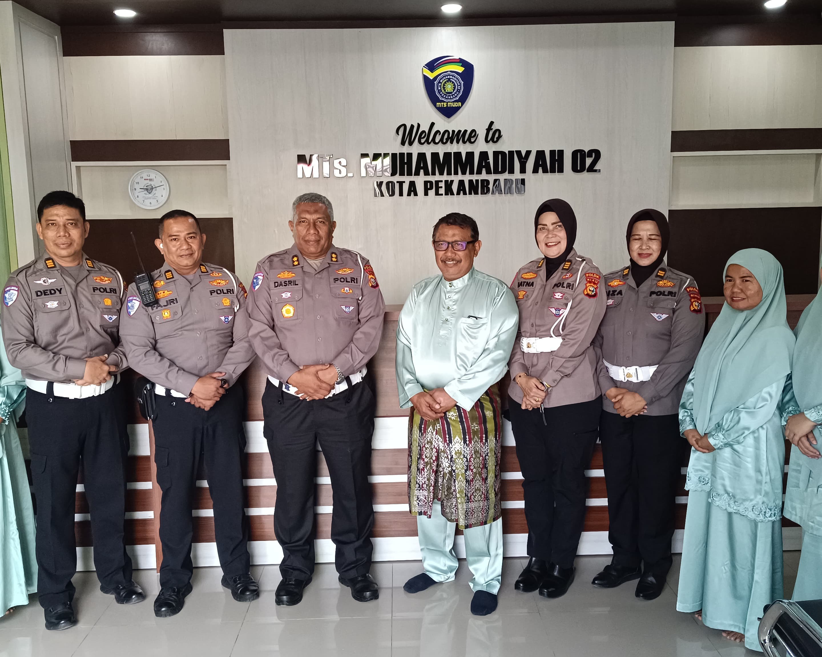 Police Goes To School Dan Green Policing, Ditlantas Polda Riau Edukasi Murid MTsN Muhammadiyah 2 Pekanbaru