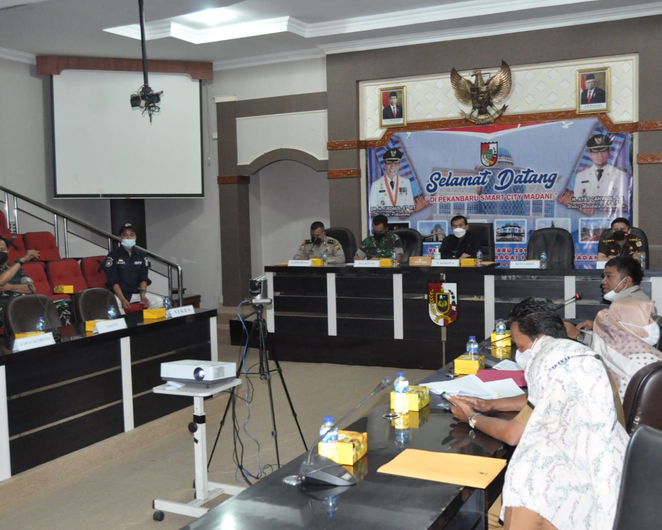 Dandim 0301/PBR Ikuti Kegiatan Rapat Evaluasi PPKM Level 2 Bersama Wali Kota Pekanbaru