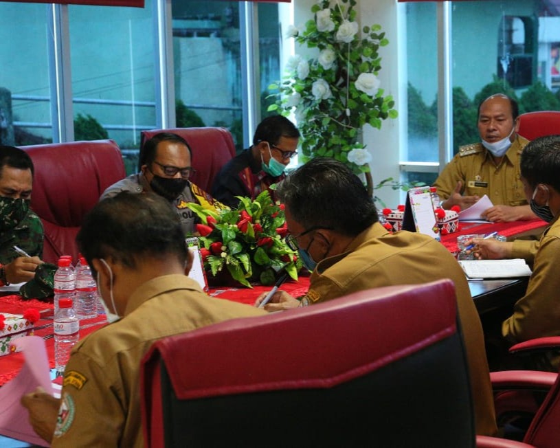 Bupati Taput Pimpin Rapat Bersama Forkopimda Menetapkan Perpanjangan Masa Tanggap Darurat Hingga 4 Mei 2020