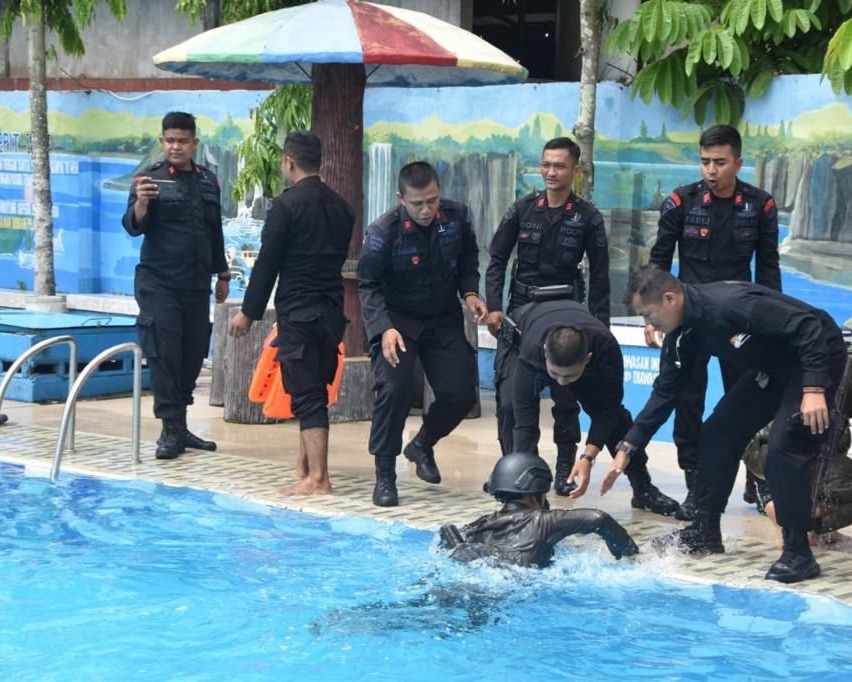 Berdayakan Kolam UMKM, Bentuk Kepedulian Satuan Brimob Polda Riau Untuk Bantu Masyarakat