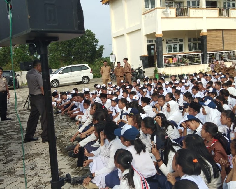 Polda Riau Melaksanakan Kegiatan Penyuluhan Kamtibmas Di SMP Negeri 44 Pekanbaru
