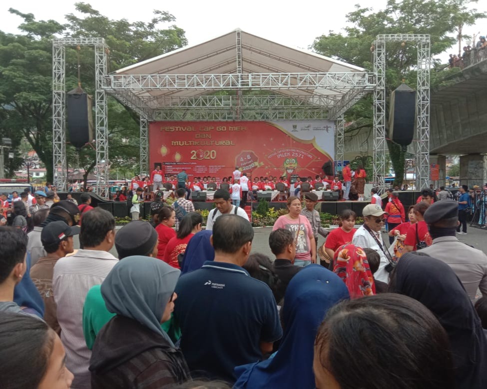 Sekdaprov Sumbar Hadiri Puncak Acara Cap Go Meh Dan Multicultural 2020 di Kota Padang