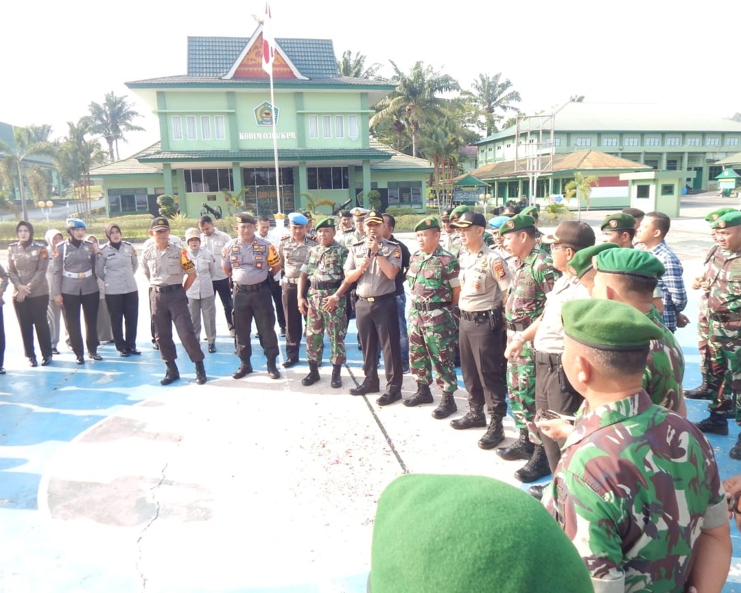 Surprise HUT TNI ke 74, Pejabat Utama Polres Kampar Kunjungi Kodim 0313/KPR Dan Yonif 132/BS