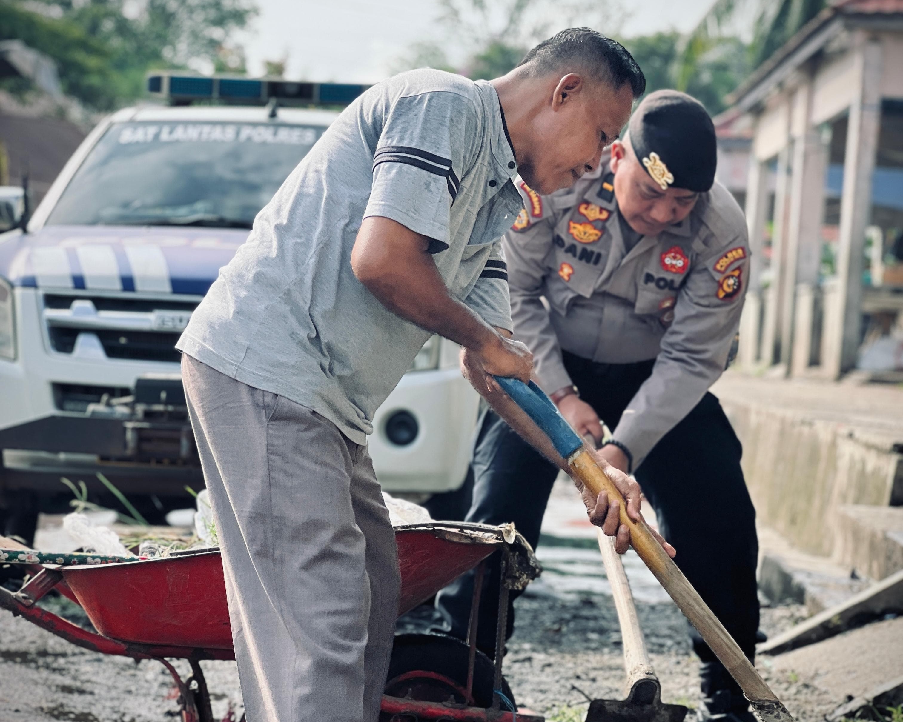 Gerakan ASRI, Jajaran Polres Inhu Gelar Gotong Royong Bersama