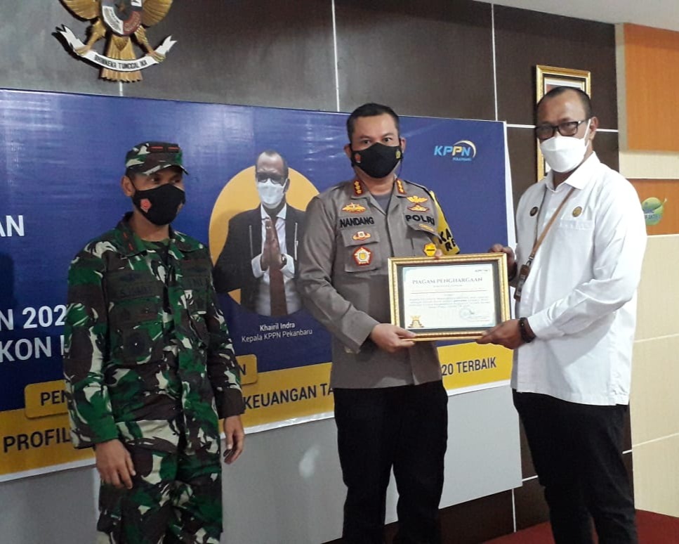 Kapolresta Pekanbaru Terima Dua Penghargaan Terbaik Dari KPPN Kota Pekanbaru