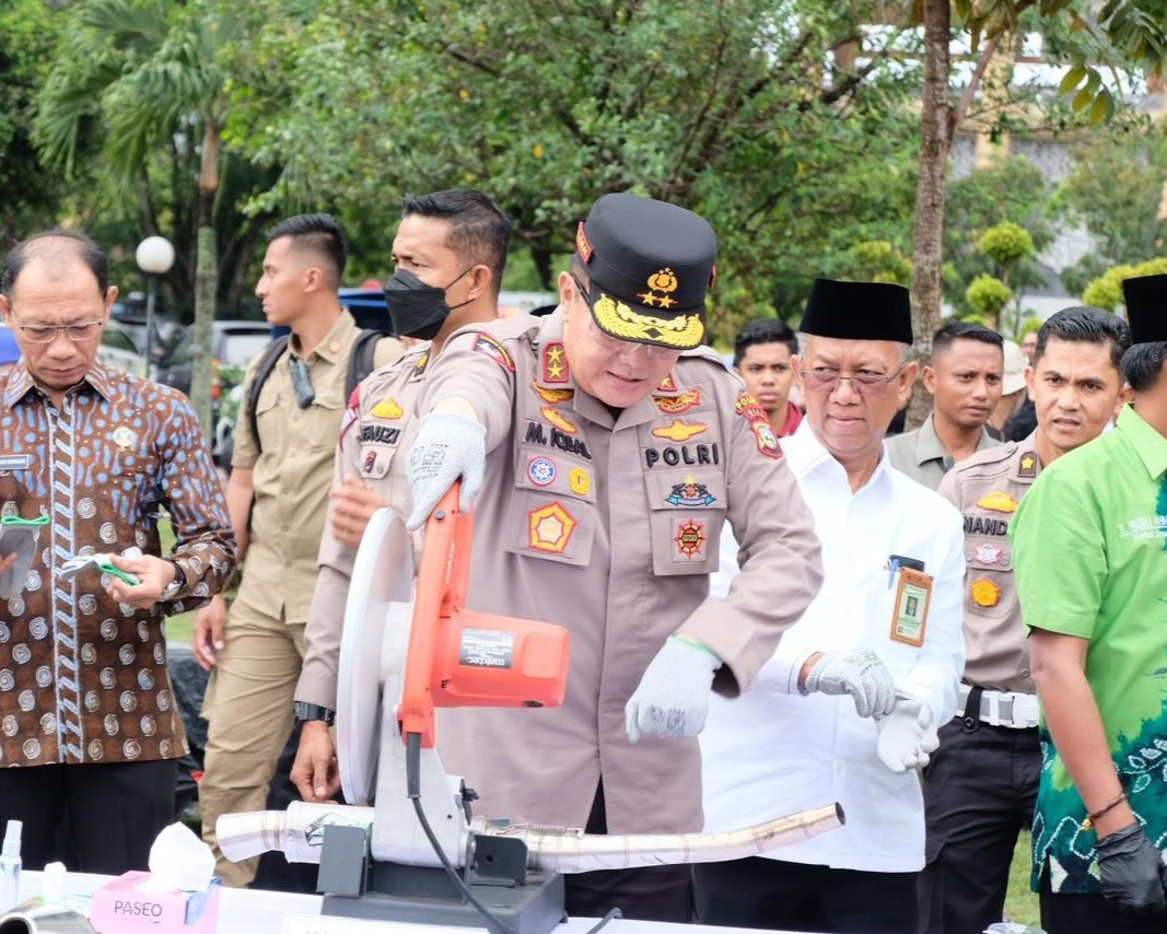 Jaga Khusuk Ibadah Bulan Suci Ramadhan, Polda Riau Musnahkan Narkoba Hingga Miras Dan Knalpot Brong