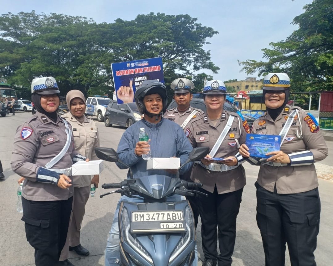 Keunikan Pelaksanaan Operasi Zebra Lancang Kuning 2024, Selain Ditindak Pengendara Juga Mendapat Makanan Jum'at Berkah