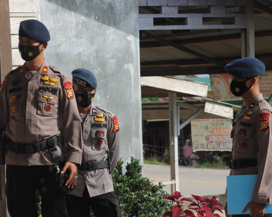 Sambut Hari Raya Idul Fitri 1442 H, Personil Batalyon C Pelopor Satuan Brimob Polda Riau Bagikan Santunan Kepada Anak Yatim