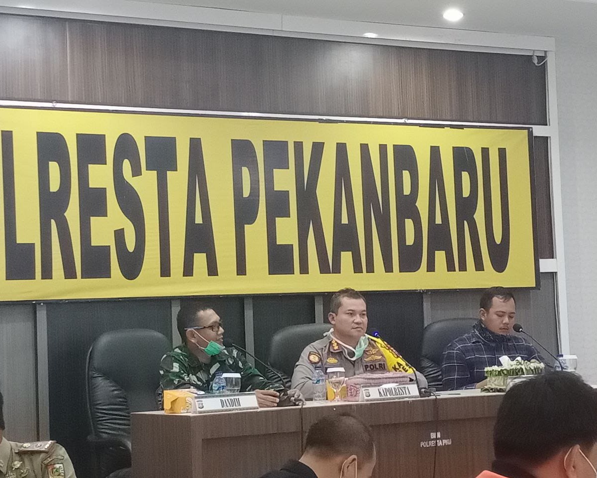 Dandim 0301/Pekanbaru Hadiri Rakor Dalam Rangka Pembahasan PSBB dan Rencana Operasi Kontijensi Aman Nusa II Penanganan Covid-19 Muara Takus Tahun 2020